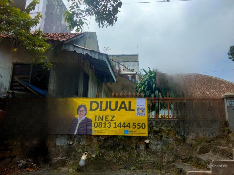 Rumah Tua Hitung Tanah Saja di Cikutra Bandung