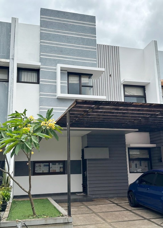 Dijual cepat rumah di Greenwoods - Pamulang 8 Residence