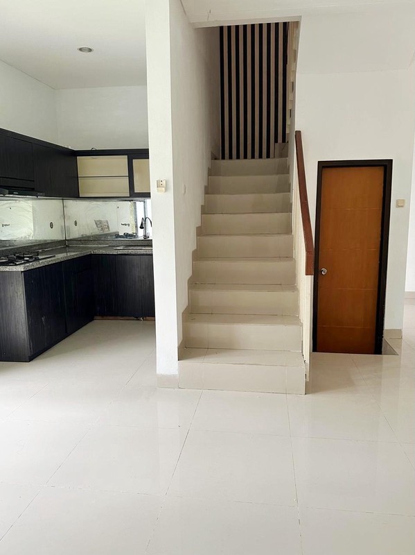 Dijual cepat rumah di Greenwoods - Pamulang 8 Residence