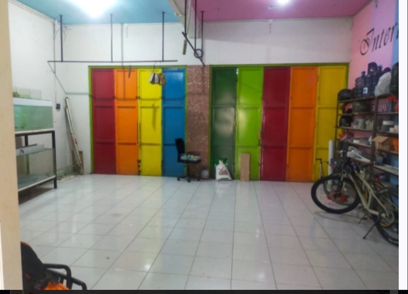 DIJUAL CEPAT RUMAH MINIMALIS AREA KOMERSIAL DI RAYA WIGUNA BANGUNAN 2,5 LANTAI