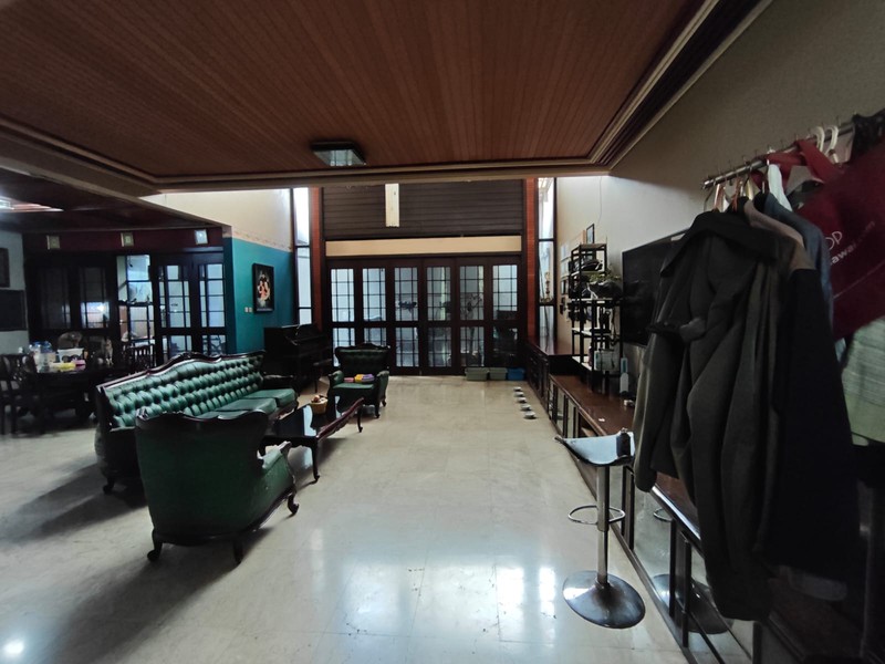  DI JUAL RUMAH 2 LANTAI LOKASI STRATEGIS DI SALENDRO BANDUNG