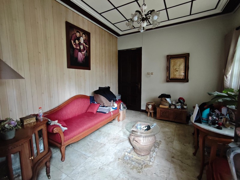  DI JUAL RUMAH 2 LANTAI LOKASI STRATEGIS DI SALENDRO BANDUNG