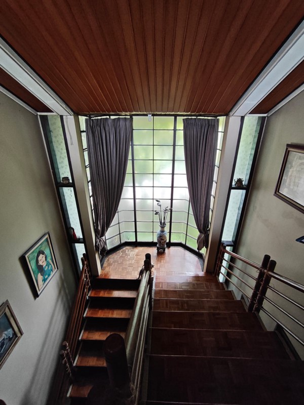  DI JUAL RUMAH 2 LANTAI LOKASI STRATEGIS DI SALENDRO BANDUNG