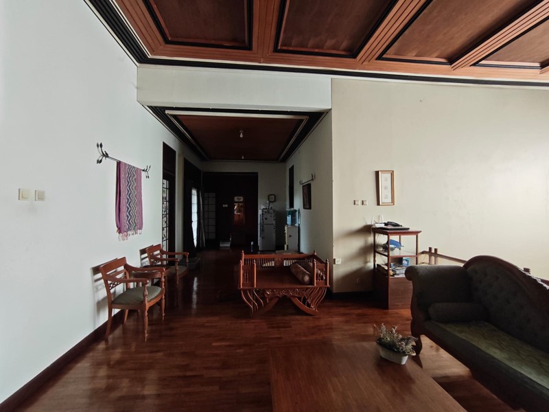  DI JUAL RUMAH 2 LANTAI LOKASI STRATEGIS DI SALENDRO BANDUNG