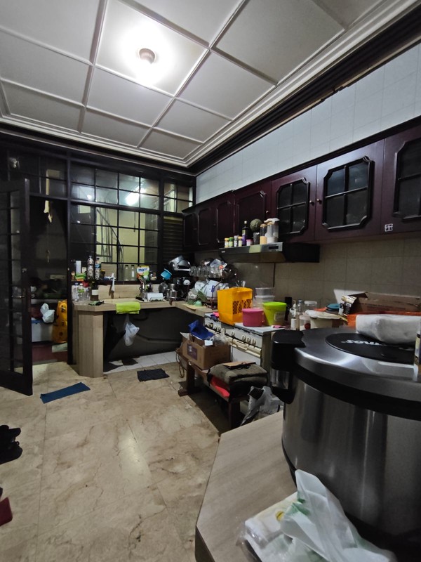  DI JUAL RUMAH 2 LANTAI LOKASI STRATEGIS DI SALENDRO BANDUNG