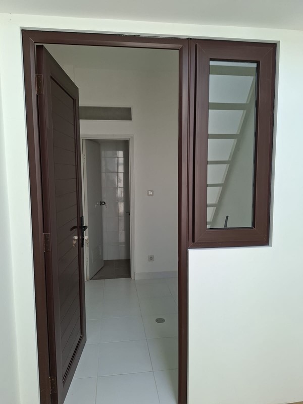 Rumah baru selesai dibangun (brand new) dengan desain modern klasik di Ciputat