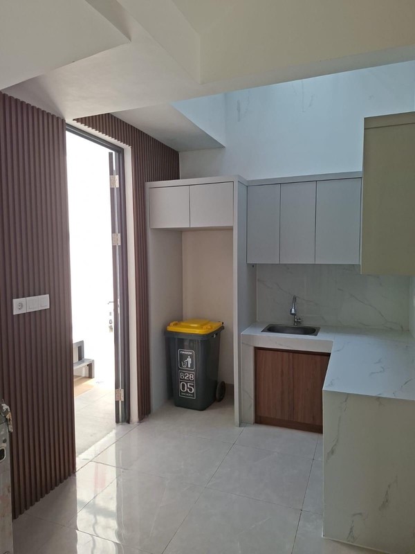 Rumah baru selesai dibangun (brand new) dengan desain modern klasik di Ciputat