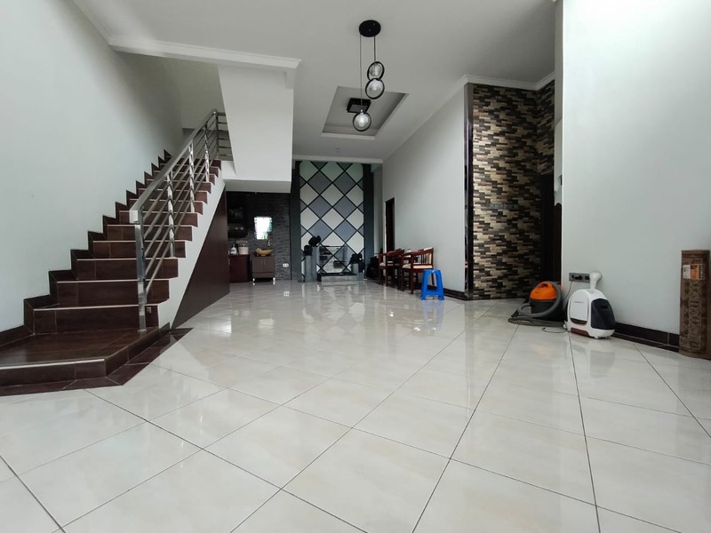 Dijual Rumah di Grand Wisata Cluster Festive Garden - 2 Lantai, Lokasi Strategis & Harga Menarik