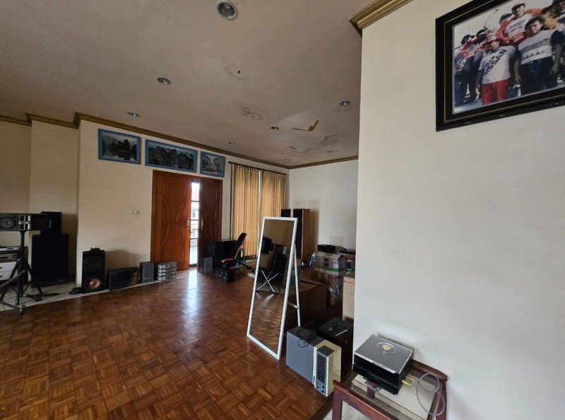 DIJUAL RUMAH DHARMAHUSADA INDAH BARAT
