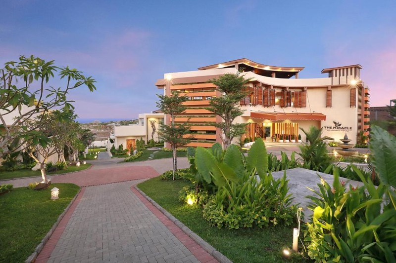 Luxurious Villa Complex Resort Freehold In Nusa Dua Bali