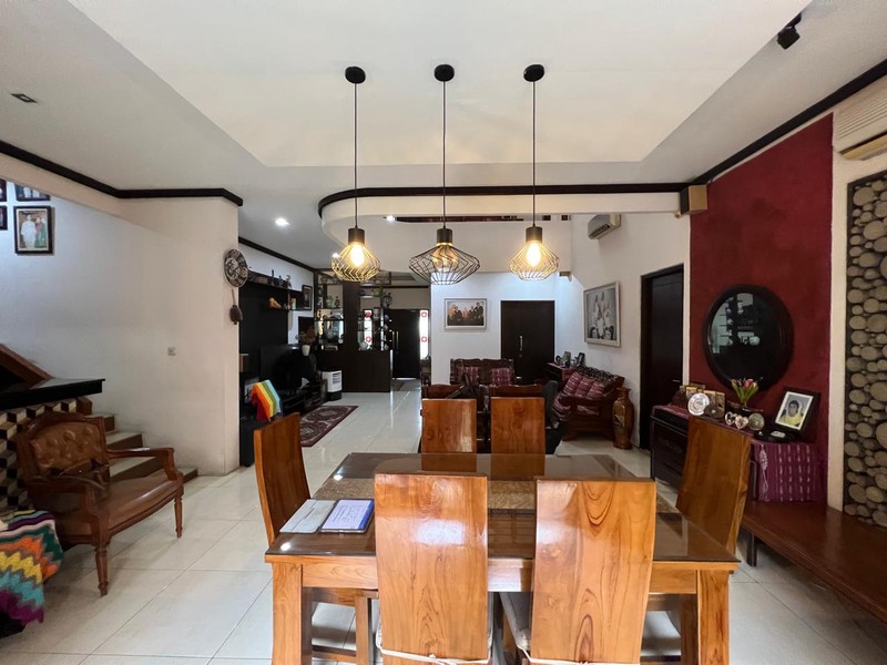 Rumah Bagus Di Jl H Som Pondok Aren Tangerang Selatan