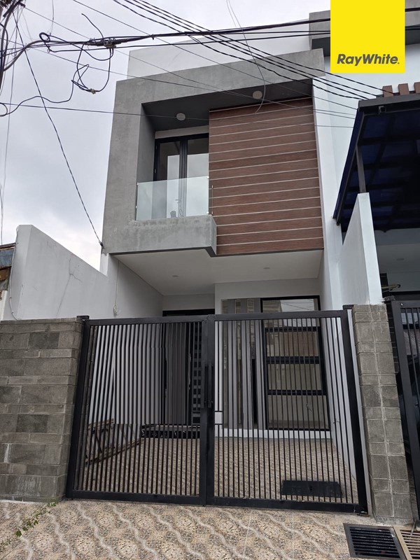 Dijual Rumah 2 lantai di Klampis Semolo Barat Surabaya