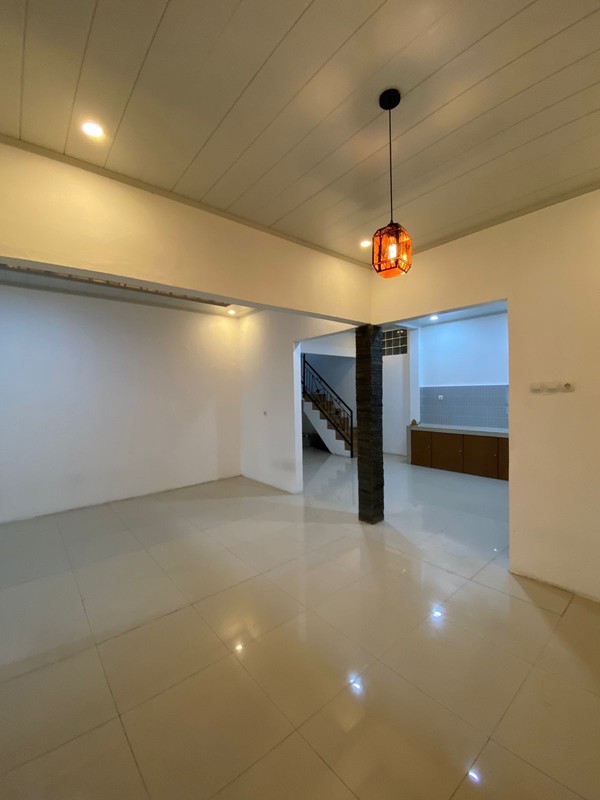 Rumah Bagus Di Komp Perdagangan, Jl Niaga Ciledug Tangerang