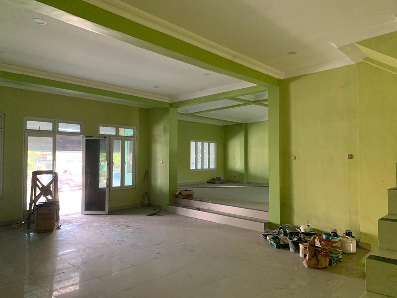 Dijual Rumah/Ruang Usaha Strategis 3 Lantai di Pinggir Jalan Raya Jogja - Solo, Karang Dukuh, Jogonalan, Klaten