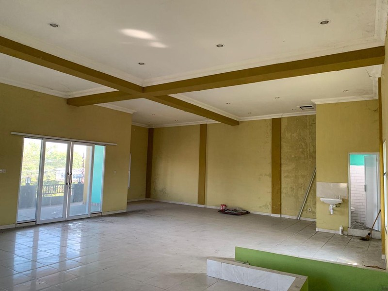 Dijual Rumah/Ruang Usaha Strategis 3 Lantai di Pinggir Jalan Raya Jogja - Solo, Karang Dukuh, Jogonalan, Klaten