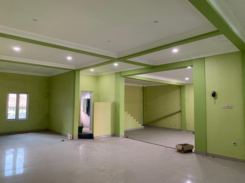 Dijual Rumah/Ruang Usaha Strategis 3 Lantai di Pinggir Jalan Raya Jogja - Solo, Karang Dukuh, Jogonalan, Klaten