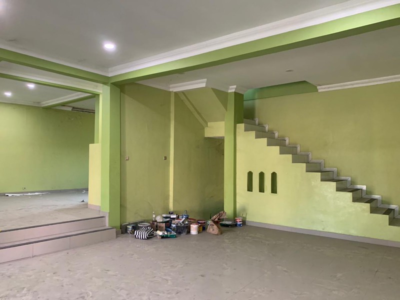 Dijual Rumah/Ruang Usaha Strategis 3 Lantai di Pinggir Jalan Raya Jogja - Solo, Karang Dukuh, Jogonalan, Klaten