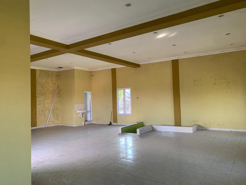 Dijual Rumah/Ruang Usaha Strategis 3 Lantai di Pinggir Jalan Raya Jogja - Solo, Karang Dukuh, Jogonalan, Klaten