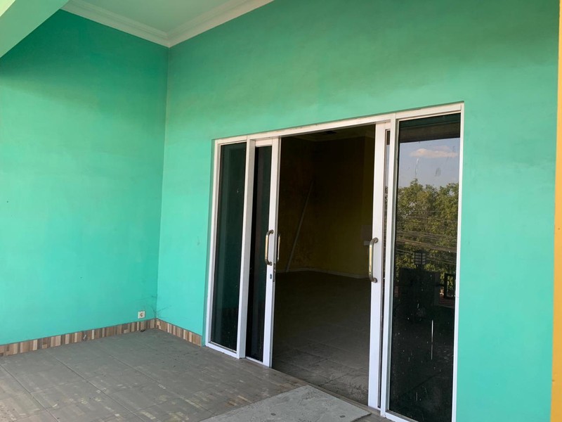 Dijual Rumah/Ruang Usaha Strategis 3 Lantai di Pinggir Jalan Raya Jogja - Solo, Karang Dukuh, Jogonalan, Klaten