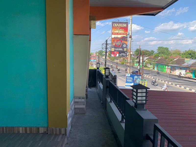 Dijual Rumah/Ruang Usaha Strategis 3 Lantai di Pinggir Jalan Raya Jogja - Solo, Karang Dukuh, Jogonalan, Klaten