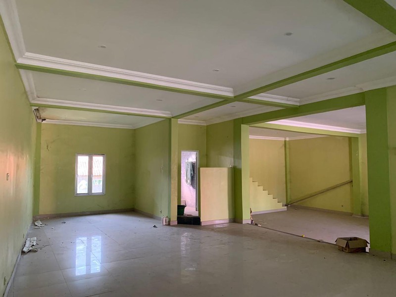 Dijual Rumah/Ruang Usaha Strategis 3 Lantai di Pinggir Jalan Raya Jogja - Solo, Karang Dukuh, Jogonalan, Klaten