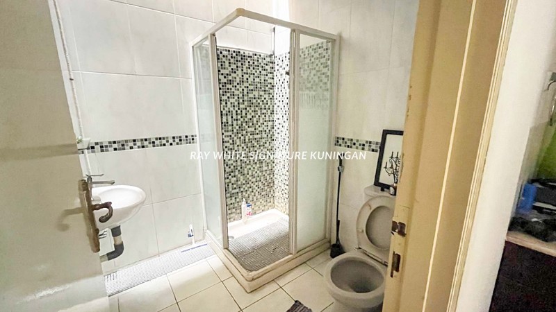 Rumah Pondok Indah Lokasi Nyaman dan Tenang di Jl. Kencana Indah IV 