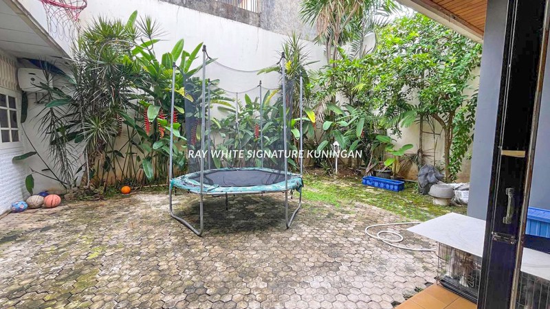 Rumah Pondok Indah Lokasi Nyaman dan Tenang di Jl. Kencana Indah IV 