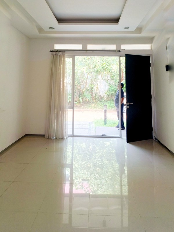 Rumah 2 Lantai Dekat Stasiun KRL Pondok Ranji Bintaro | 3 KT | Carport 2 Mobil
