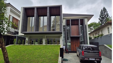 Dijual Rumah Mewah dengan gaya minimaist modern di Taman Beverly Golf Lippo Karawaci Tangerang