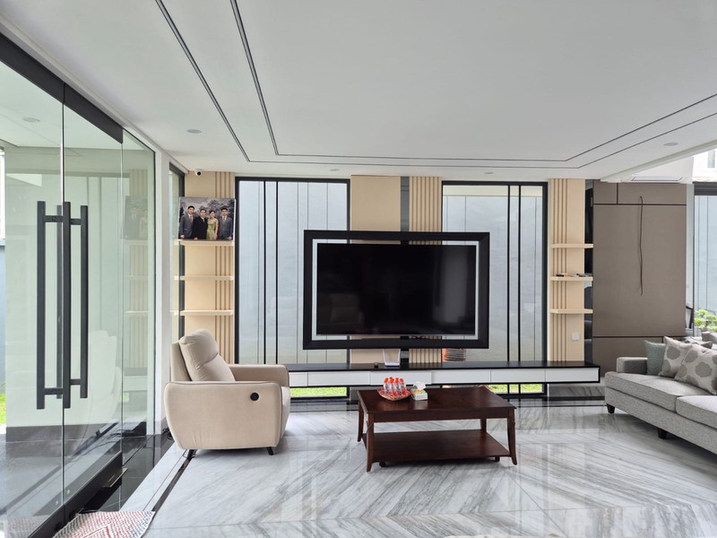 Dijual Rumah Mewah dengan gaya minimaist modern di Taman Beverly Golf Lippo Karawaci Tangerang