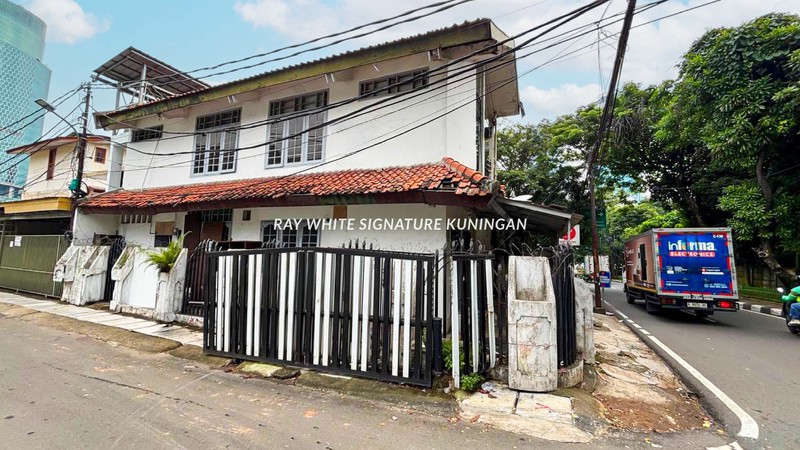 Dijual Rumah Tua Hitung Tanah Cocok Untuk Tempat Usaha