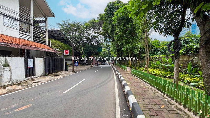 Dijual Rumah Tua Hitung Tanah Cocok Untuk Tempat Usaha