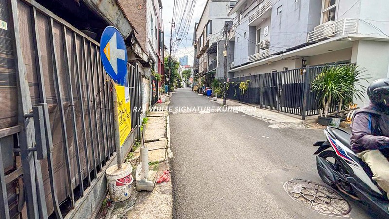 Rumah Hitung Tanah Lokasi Strategis di Jl Karbela Setiabudi