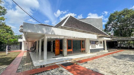 Rumah Cocok untuk Investasi di Jl. Hang Lekir XII 
