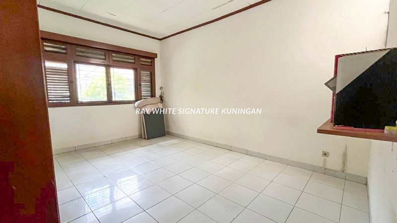 Rumah Cocok untuk Investasi di Jl. Hang Lekir XII 