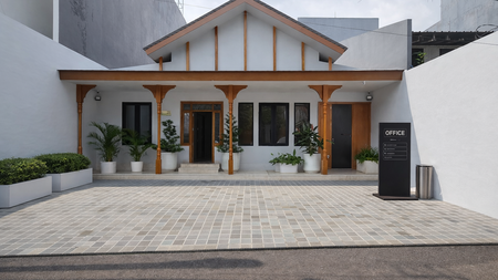 Bangunan Kantor Brand New Siap Pakai Dengan Pasar Sewa Aktif Di Blok M