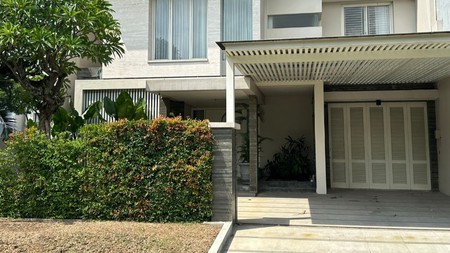 Dijual Rumah Raffles Garden Citraland Full Furnished Modern Mewah Surabaya Barat Lokasi Terdepan - Garasi Carport 3 Mobil Luas 
