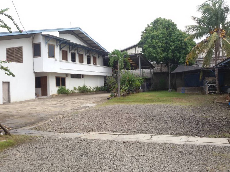 GEDUNG DIJUAL JALAN WARUNG GANTUNG JAKARTA BARAT