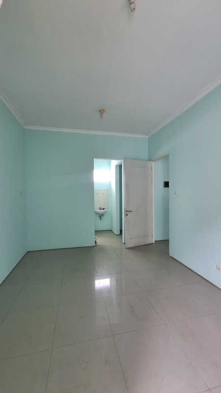 MURAH LUAS Dijual Rumah Royal Residence Wiyung Surabaya Barat Lokasi Terdepan Dekat Showoom Honda Royal Wiyung, Mitra 10, Citraland  Pakuwon Mall