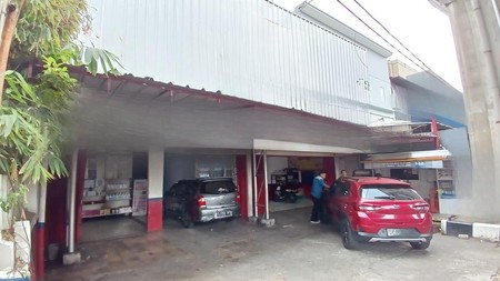 Dijual Ruang Usaha Lokasi Strategis Pinggir Jalan Raya di Wolter Monginsidi Jakarta Selatan