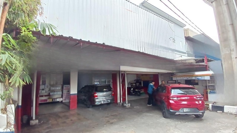 Dijual Ruang Usaha Lokasi Strategis Pinggir Jalan Raya di Wolter Monginsidi Jakarta Selatan