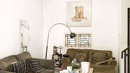 Rumah 2 Lantai Siap Huni Dengan Hunian Nyaman di @Ciputat