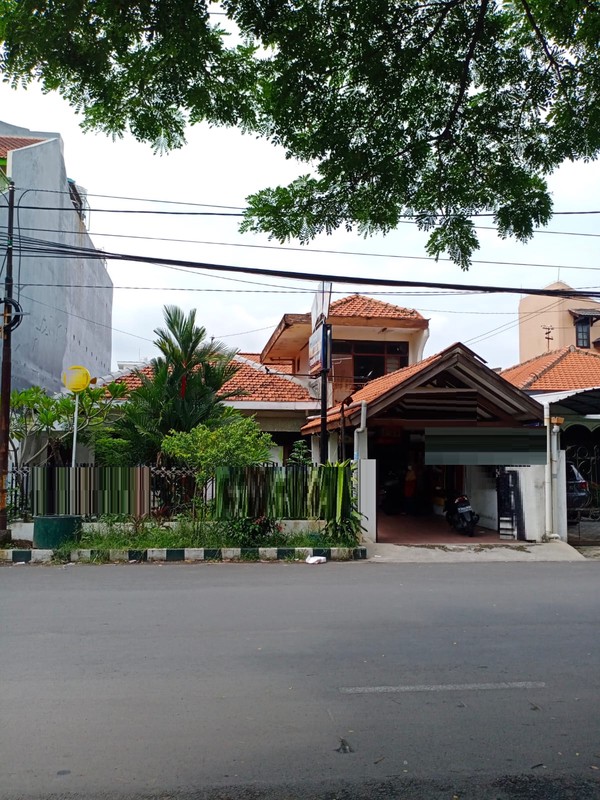 Dijual Rumah di Nol Jalan Raya Ketintang Selatan Surabaya