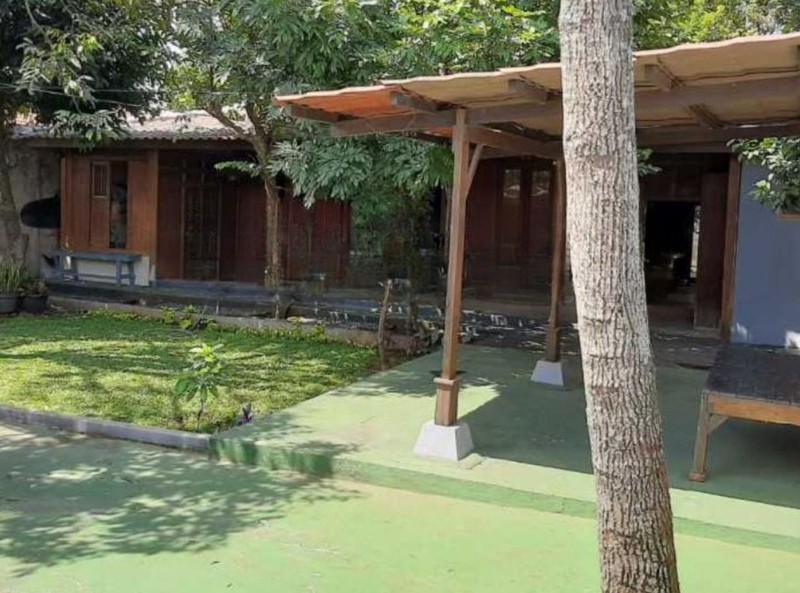 Tanah Hook Pinggir Jalan Utama Luas 1135M² Selangkah ke Tol Krukut