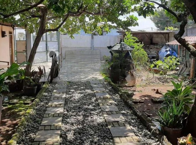 Tanah Hook Pinggir Jalan Utama Luas 1135M² Selangkah ke Tol Krukut