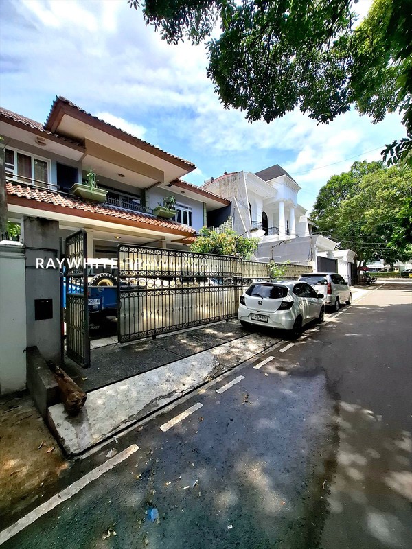 Rumah Siap Huni Dalam Lingkungan Tenang Area Darmawangsa Kebayora Baru