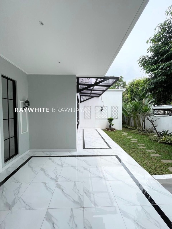 Brand New House Modern Area Wijaya Kusuma Cilandak
