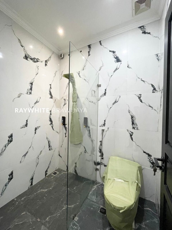 Brand New House Modern Area Wijaya Kusuma Cilandak