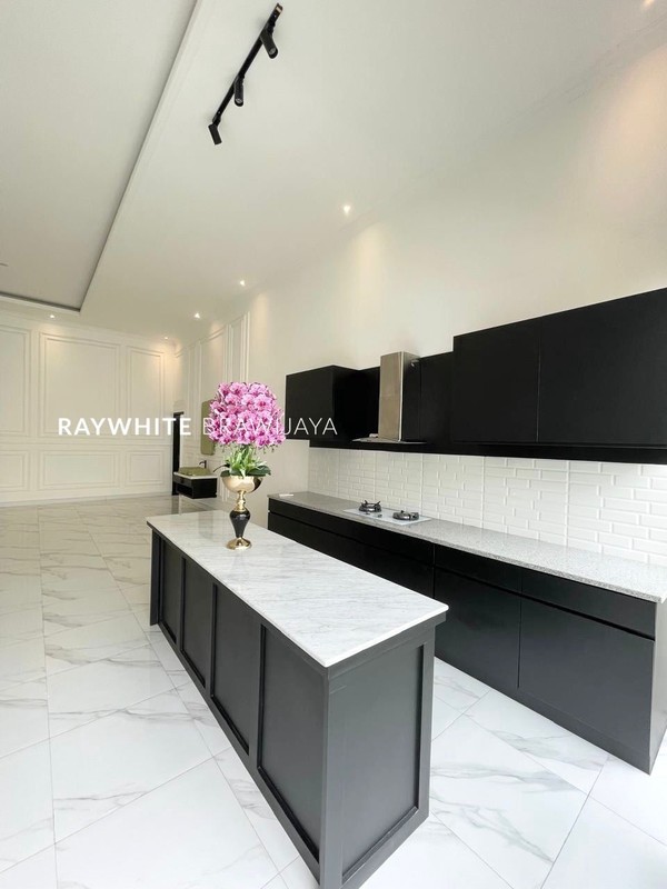 Brand New House Modern Area Wijaya Kusuma Cilandak