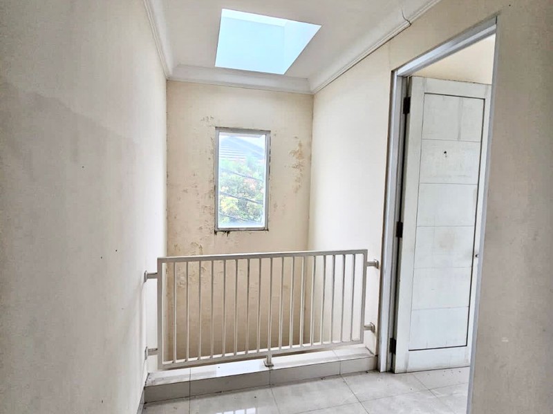 DIJUAL! RUMAH DEKAT DARI BINTARO XCHANGE COCOK UNTUK PASANGAN MUDA